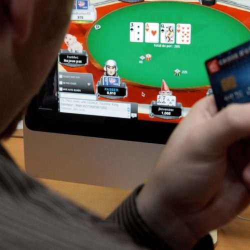 Le poker en ligne ou comment gagner de l’argent en restant chez soi